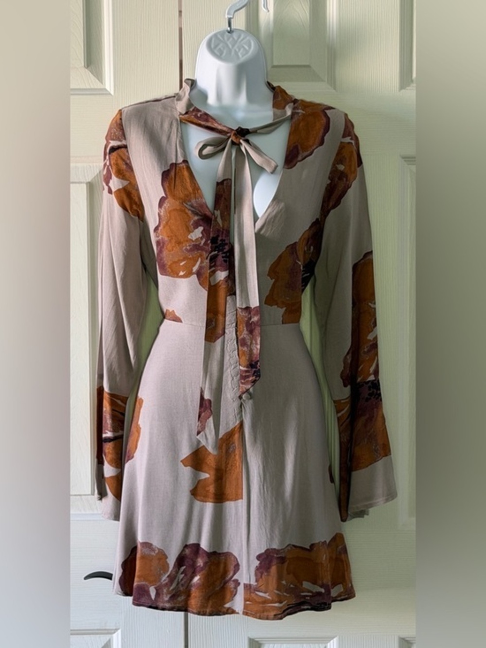 American Threads Floral Tie Neck Mini Dress Size Large Bell Sleeve Boho